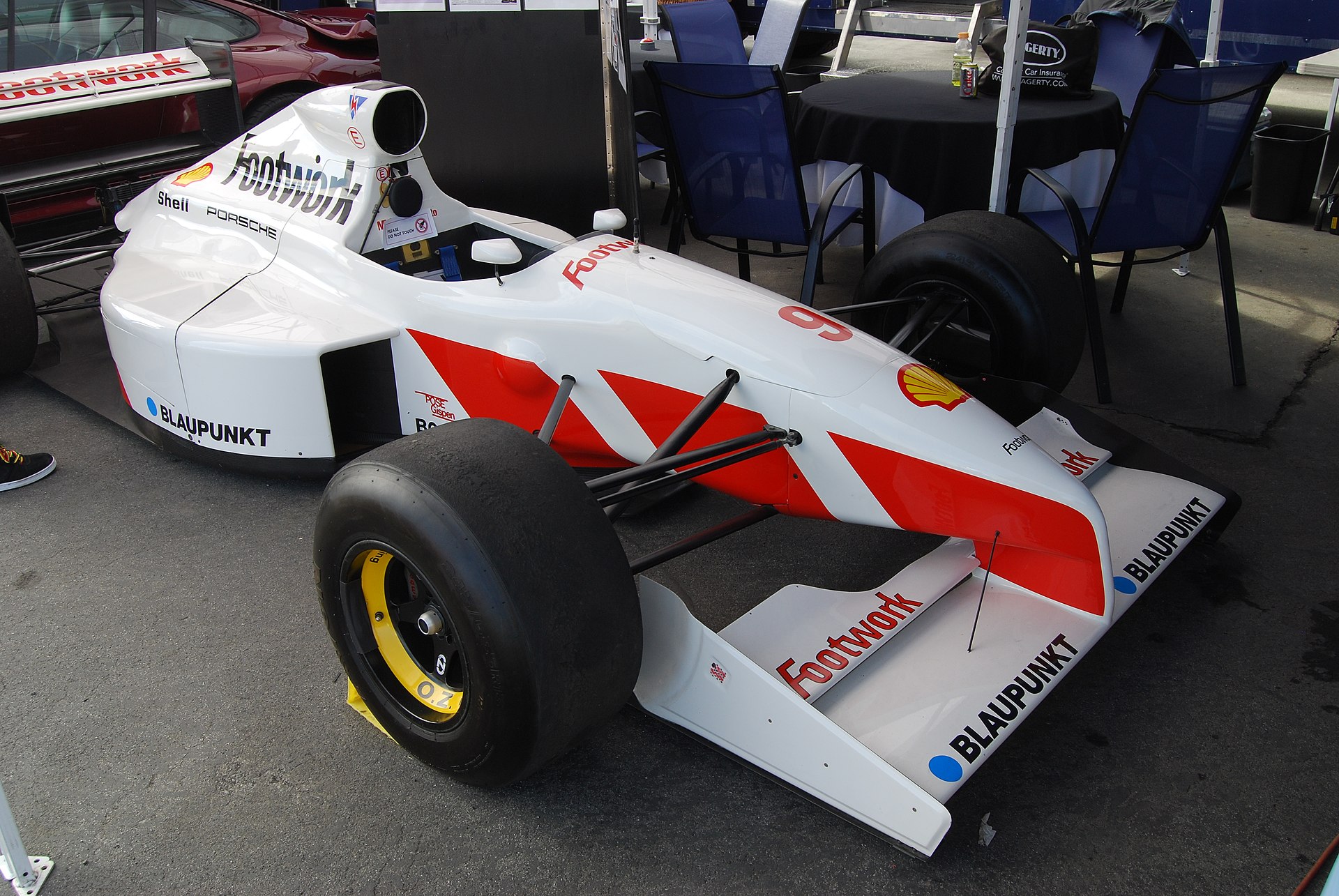 かつてアロウズを買収してF1に参戦した日本企業フットワークとは